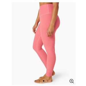 Beyond Yoga caught in the midi high waisted midi legging - pink crush rose